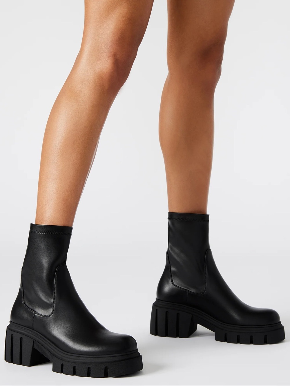 Steve Madden Black Boomba Lug Sole Ankle Boot - Picture 2 of 8